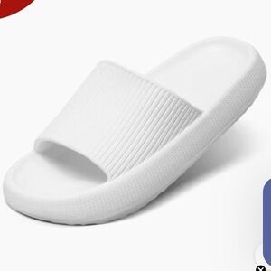 Cloud Slides - Original Cushion
Comfort White Slide Sandal NWT M10/W11.5